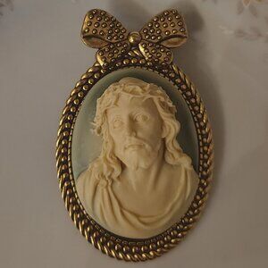 Jesus Christ Cameo Brooch Pendant Religious Pin Cream Frosted Green Gold Tone